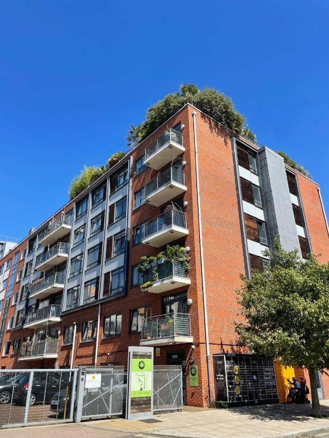 Cosy 1 Bedroom Apartment With Balcony Near Chiswick London Eksteriør bilde