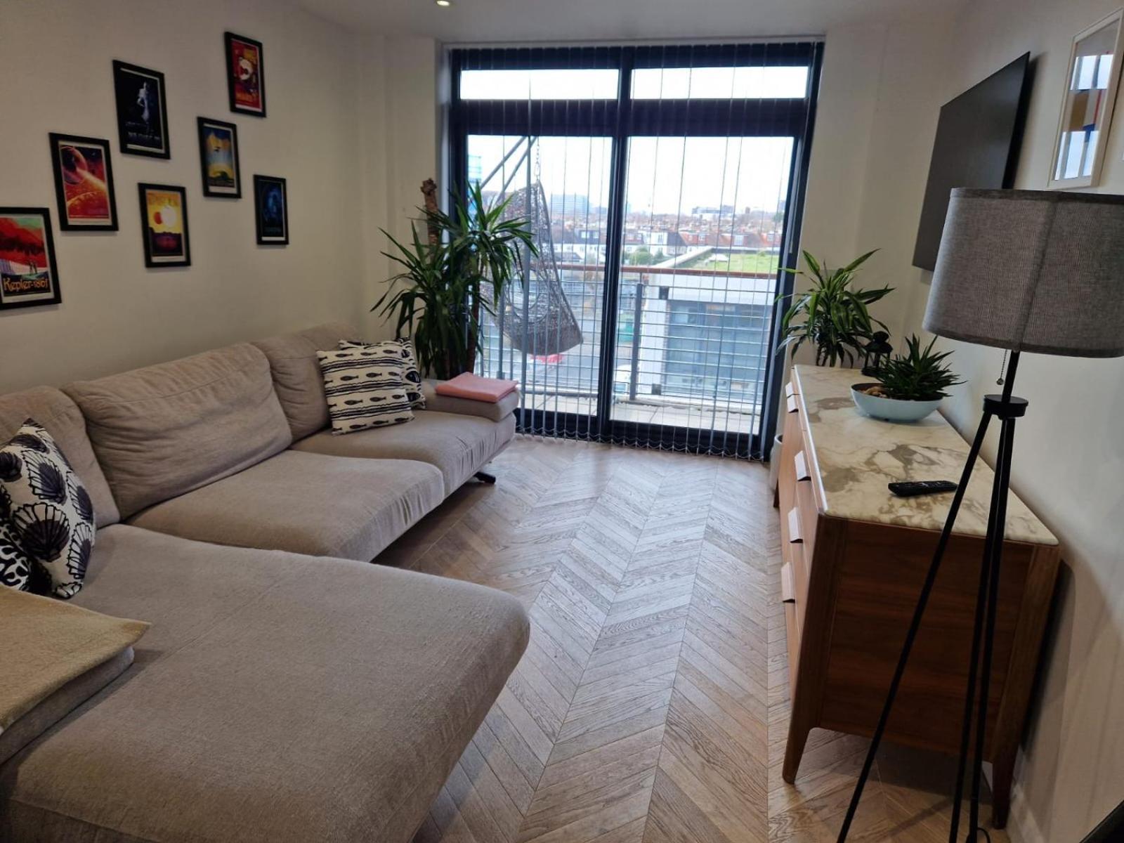 Cosy 1 Bedroom Apartment With Balcony Near Chiswick London Eksteriør bilde