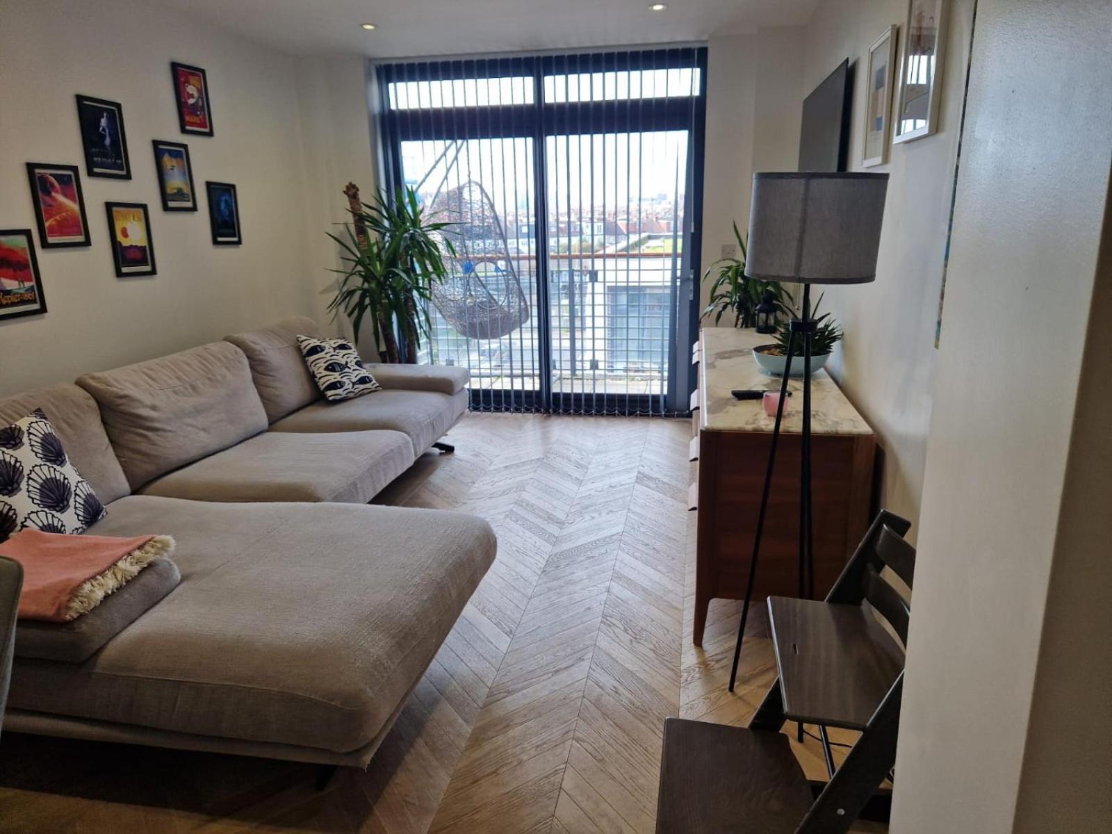 Cosy 1 Bedroom Apartment With Balcony Near Chiswick London Eksteriør bilde